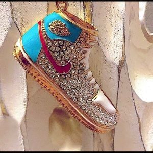🎉HOST PICK🎉💋Betsey Johnson💋Nike Sneaker Pendant & Necklace